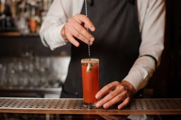 Come-preparare-un-Bloody-Mary-Coqtail-Milano