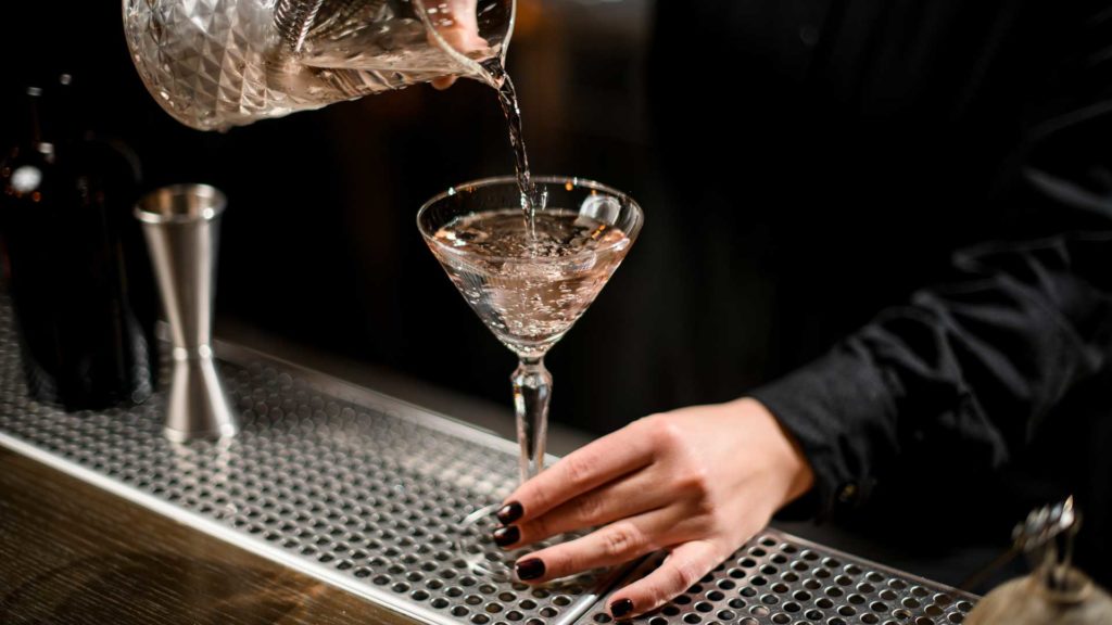 Vodka-Martini-cocktail-più-bevuti-al-mondo-Coqtail-Milano