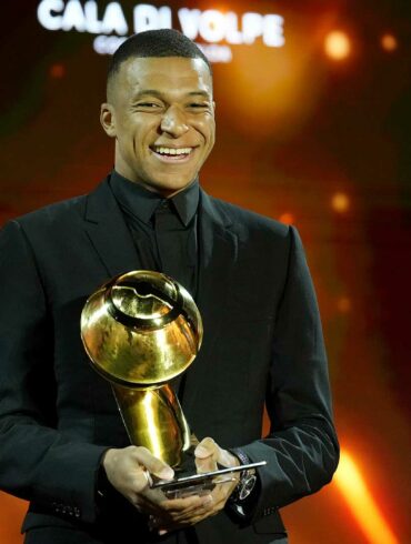 Globe-Soccer-Awards-Mbappé-coqtail-milano