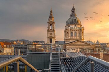 High-Note-Panorama-Towers-sky-bar-budapest-coqtail