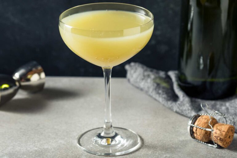 Death-in-the-afternoon-cocktail-ricetta-storia-coqtail