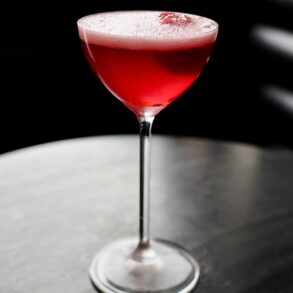 Lingonberry-nuovo-cocktail-di-Beats-e-Sips-Coqtail