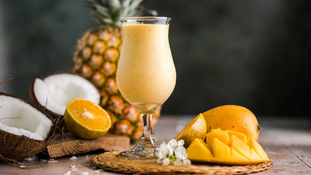 cocco-in-mixology-pina-colada-coqtail