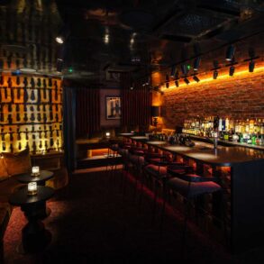 Archive-and-Myth-cocktail-bar-londra-Coqtail