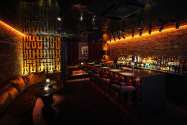 Archive-and-Myth-cocktail-bar-londra-Coqtail