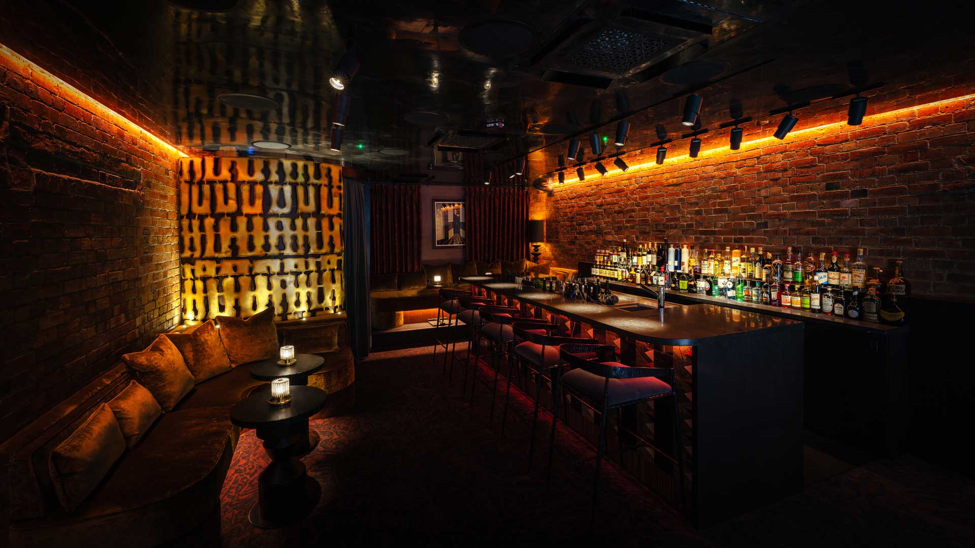 Archive-and-Myth-cocktail-bar-londra-Coqtail