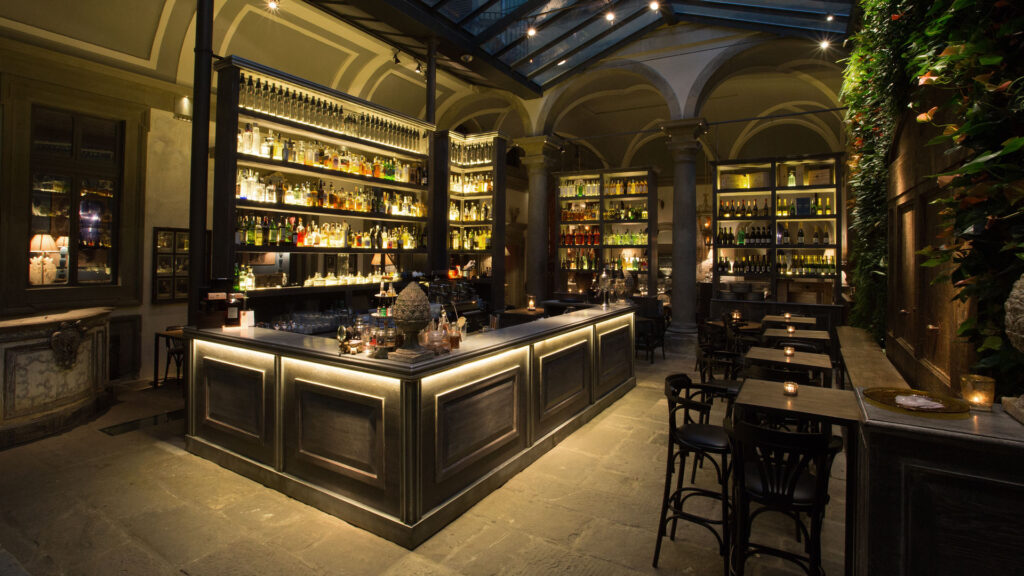 Bar-interior-Locale-Firenze-di-Faramarz-Poosty-Coqtail