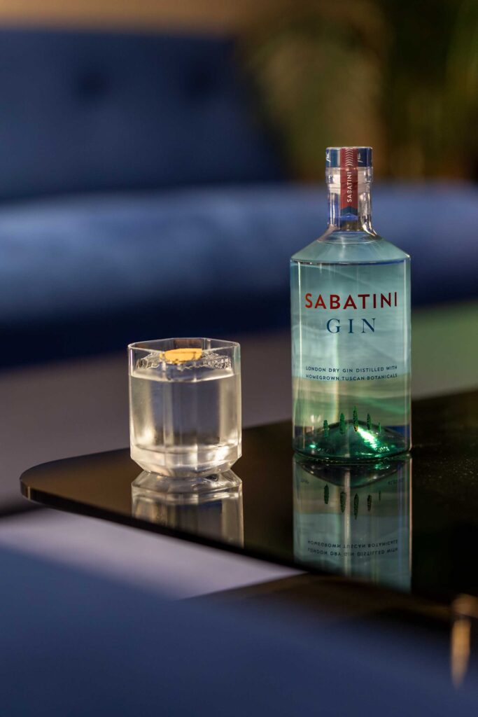 white-christmas-negroni-sabatini-gin-coqtail