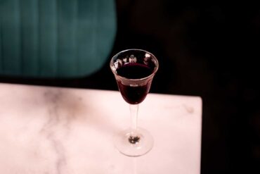 Crème-de-cassis-liquore-francese-Coqtail