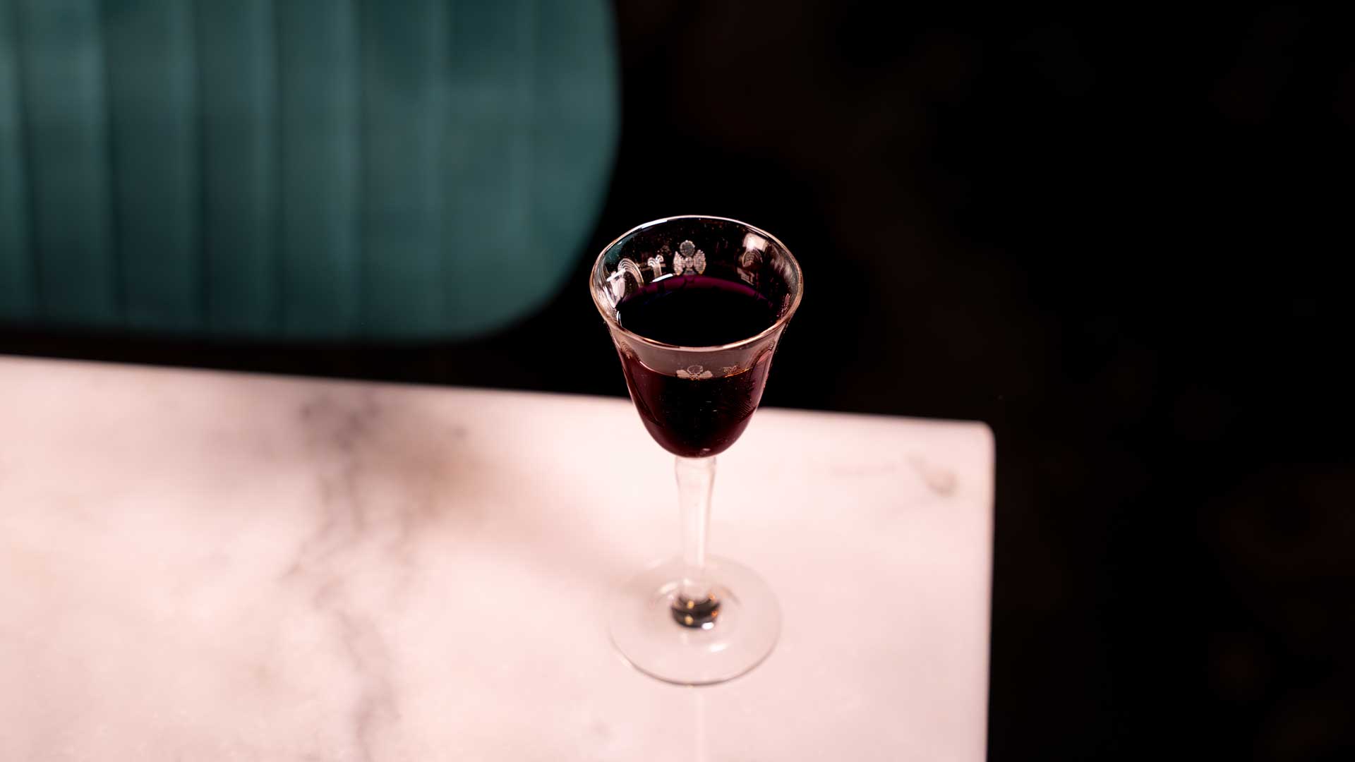 Crème-de-cassis-liquore-francese-Coqtail